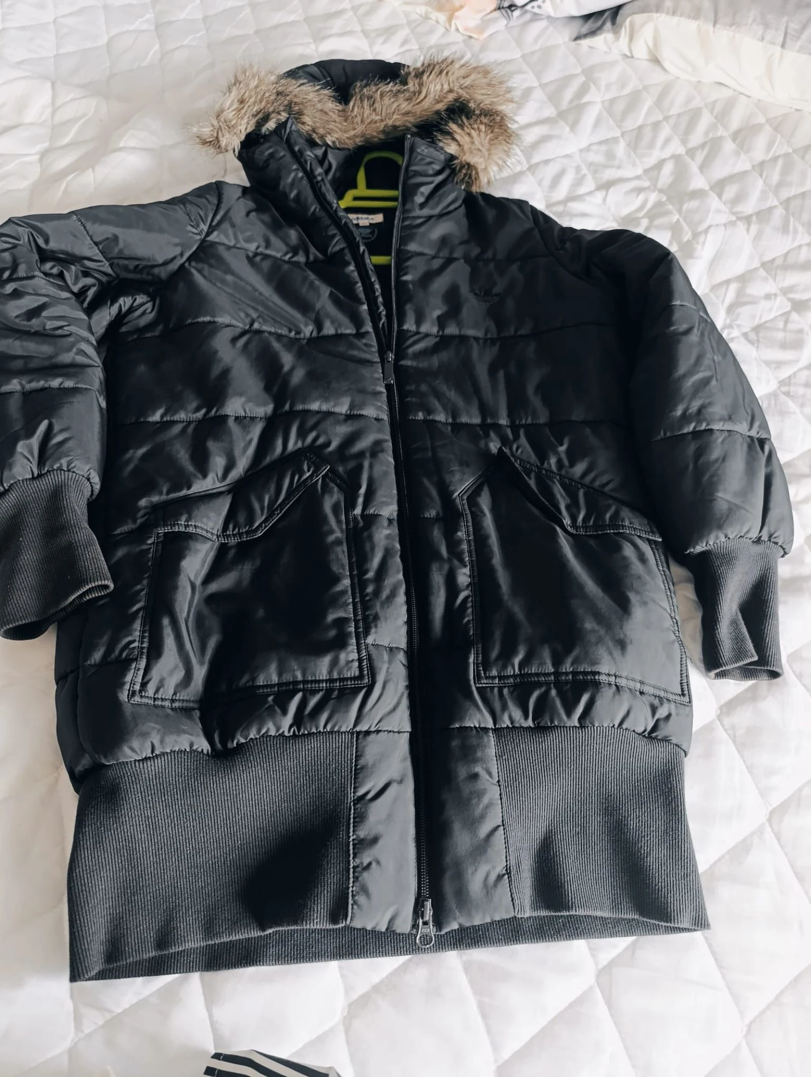Abrigo Adidas largo con capucha talla XL (L) – photo 4